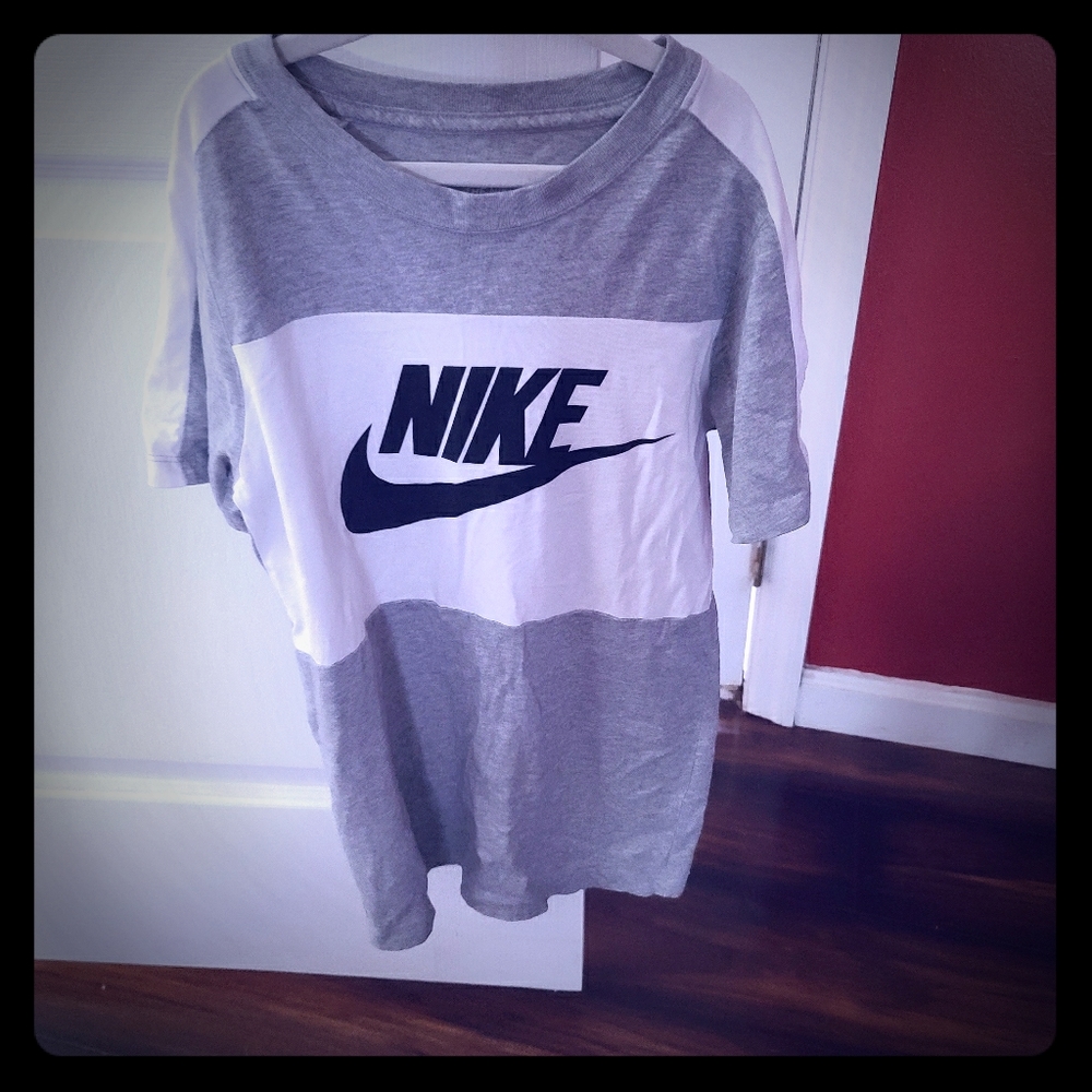 Boys short sleeved Nike shirt